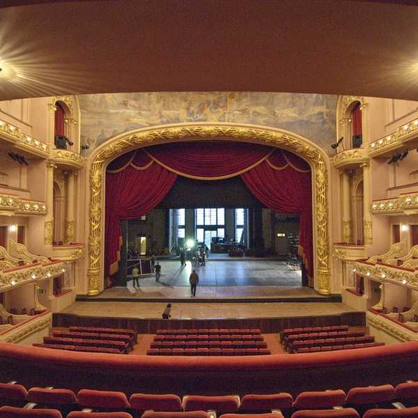 Why Seeing A Play, Once In A While, Is Important