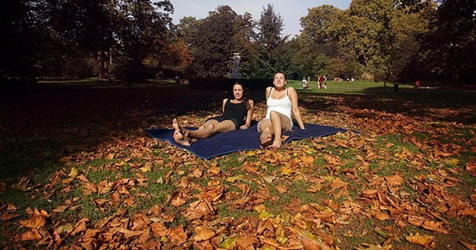 15 Struggles Of 80 Degree Weather In October