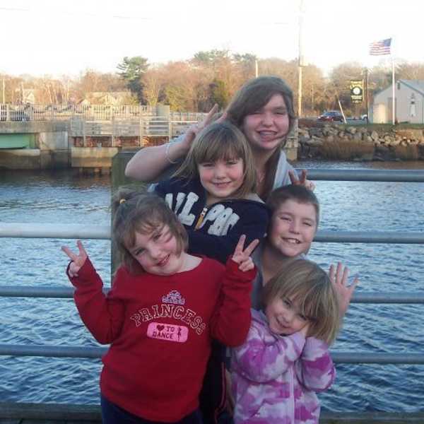 11 Struggles Of All Oldest Siblings