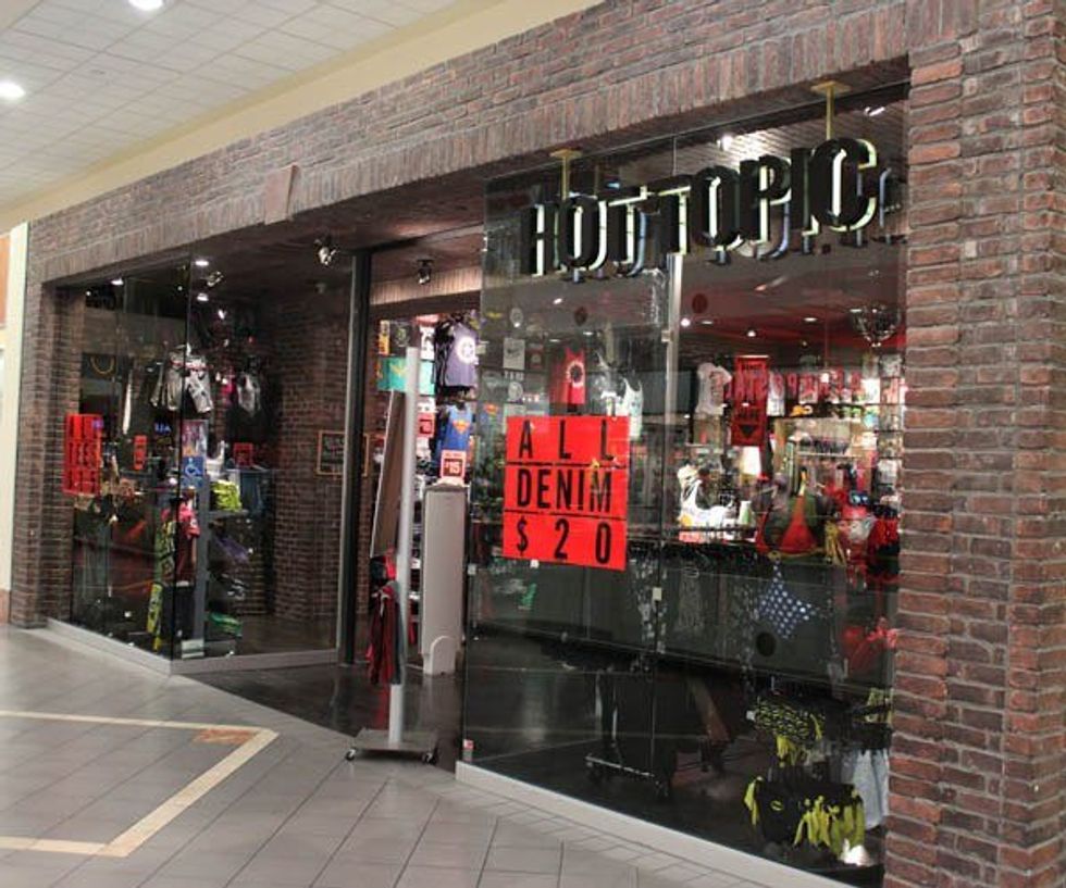 5 Incredibly Annoying Questions I Hear Working At Hot Topic