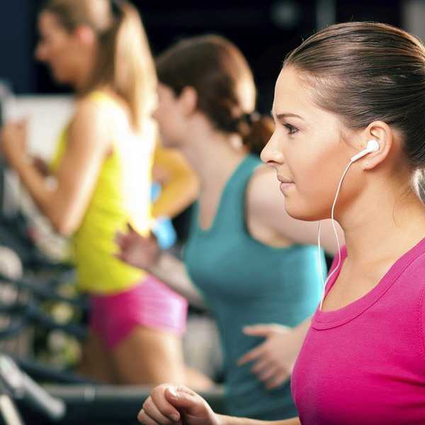 Thoughts Every Girl Has While Working Out At Malley