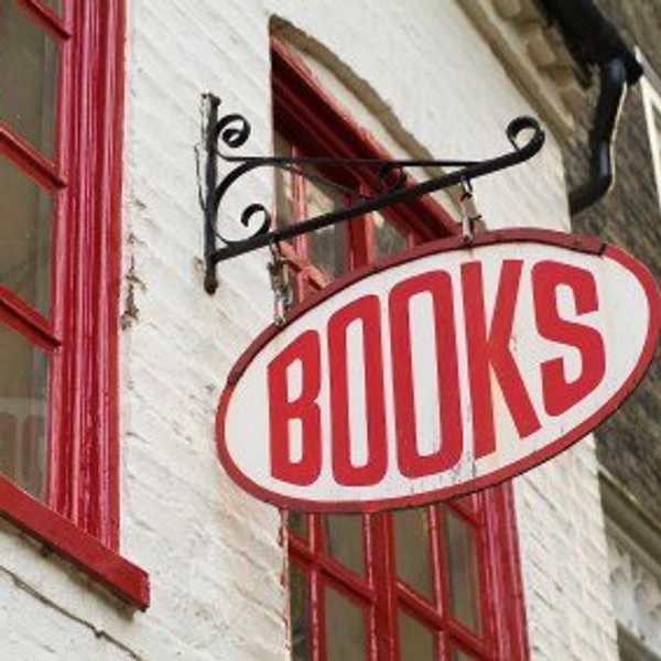 10 Authors Every College Student Should Read