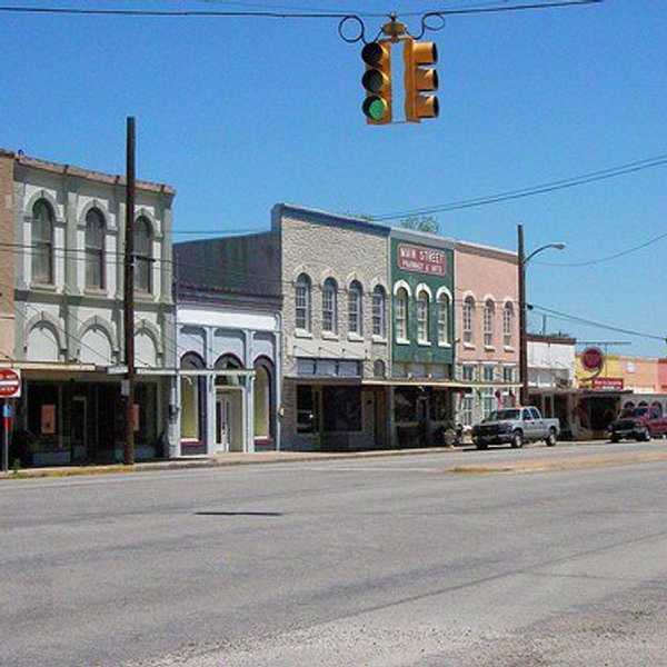 10 Reasons To Move Away From Your Small Town