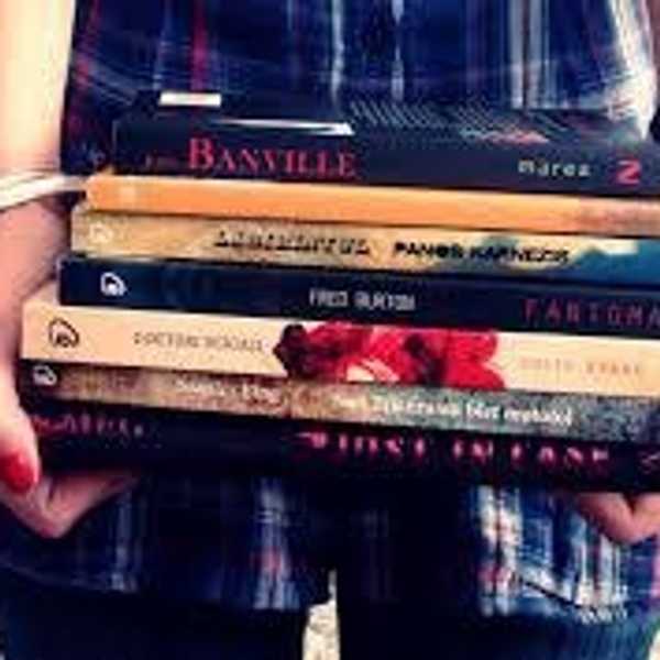Twelve Signs That You Might Be A Book Addict