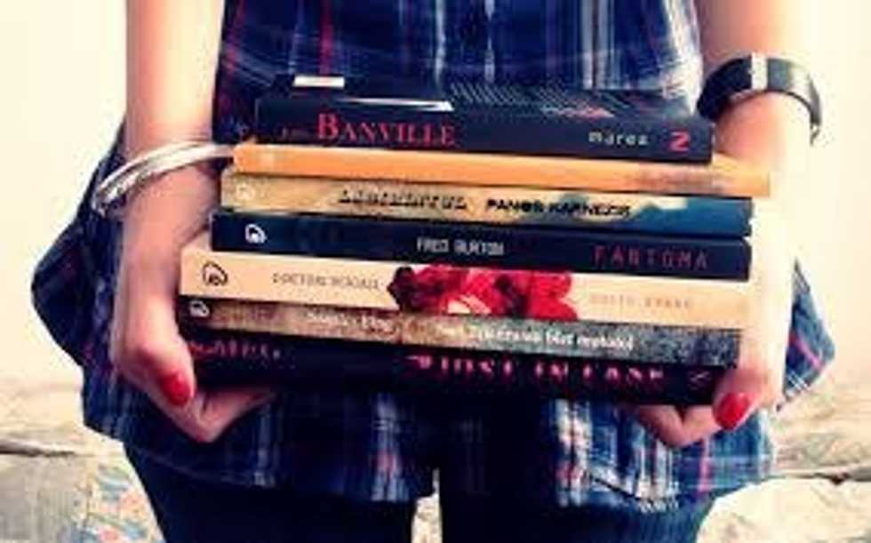 Twelve Signs That You Might Be A Book Addict