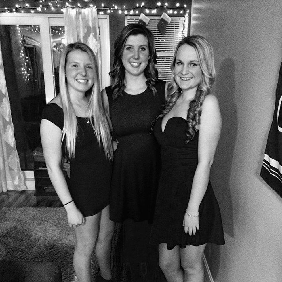 Perks Of Living With Your Best Friends