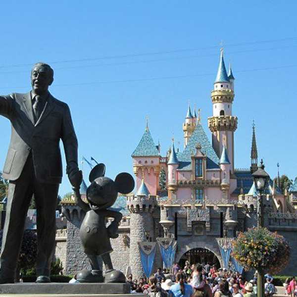 6 Things Every Disneyland Addict Knows
