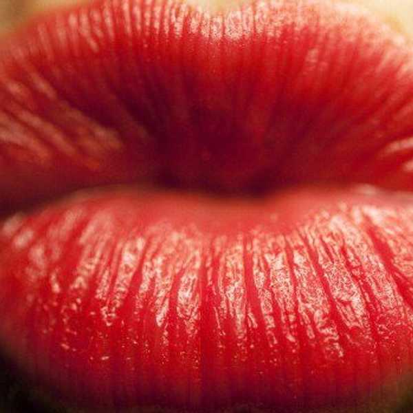 The Real Reasons Girls Wear Makeup