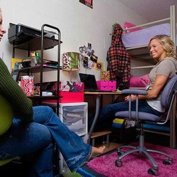 5 Tips for Living With a Roommate in College