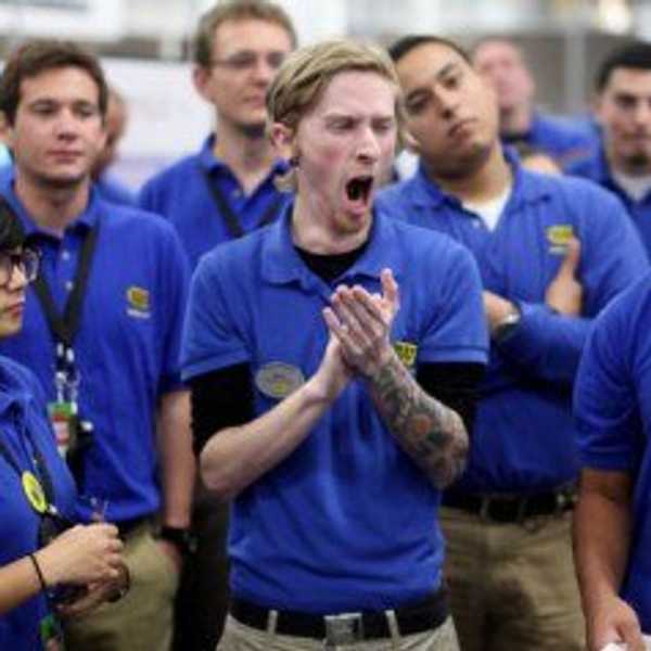Six Signs You're A Retail Worker