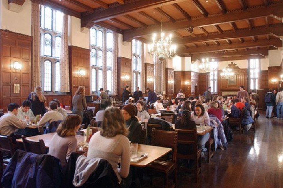 Eating Healthy In The Dining Hall: It Can Be So Hard