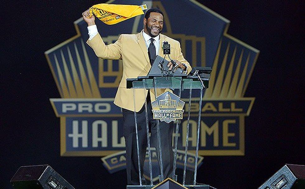 "The Bus" Takes His Rightful Place in NFL Hall of Fame