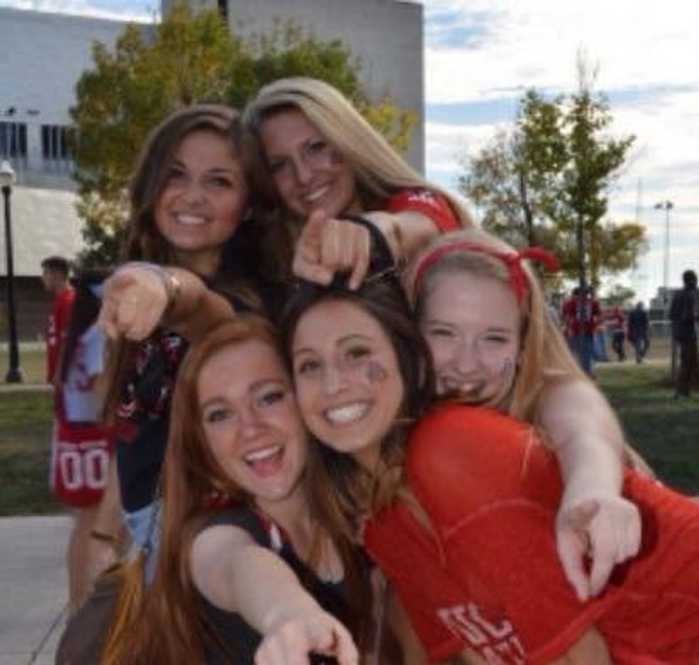 11 Signs That It's Game Day