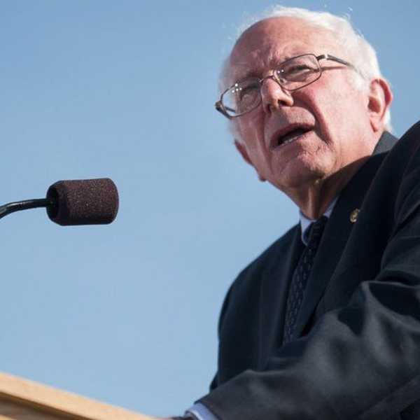 Why Bernie Sanders Should Be The 2016 Super Bowl Halftime Performance