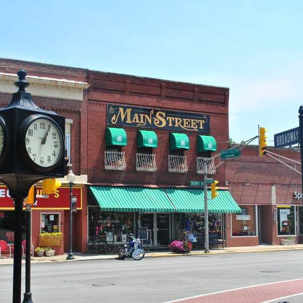 Eight Ways You Know You’re Back In Small Town, USA
