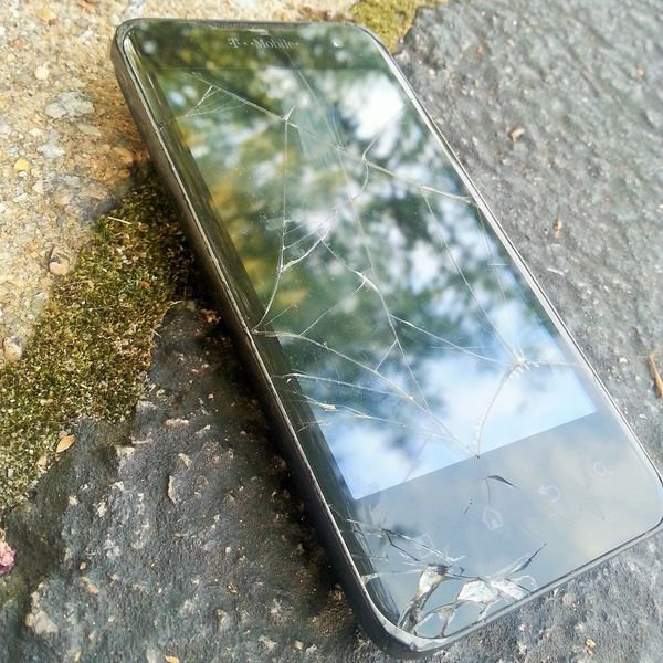 5 Reasons Why A Broken Cellphone Is A Good Thing