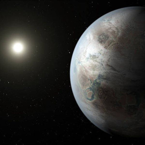 NASA Finds Earth's 'Older, Bigger Cousin' — Kepler 452b