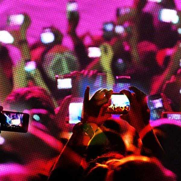 A Sea Of Smartphones