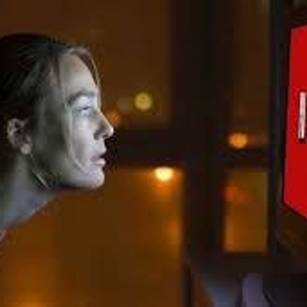 15 Stages Of A Netflix Binge