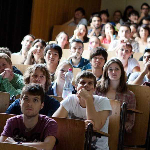 25 Thoughts Every Incoming Freshman Has While Attending Orientation