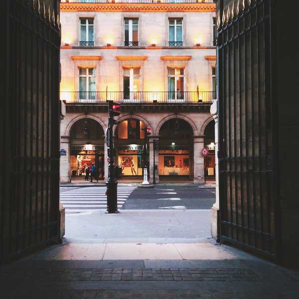 Parisian Dreams: My Experience With Mundane Homesickness