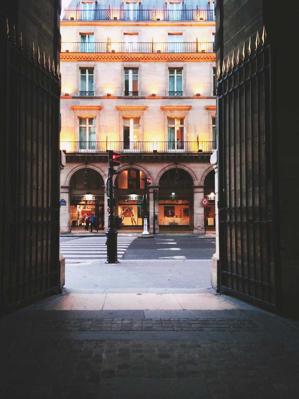 Parisian Dreams: My Experience With Mundane Homesickness