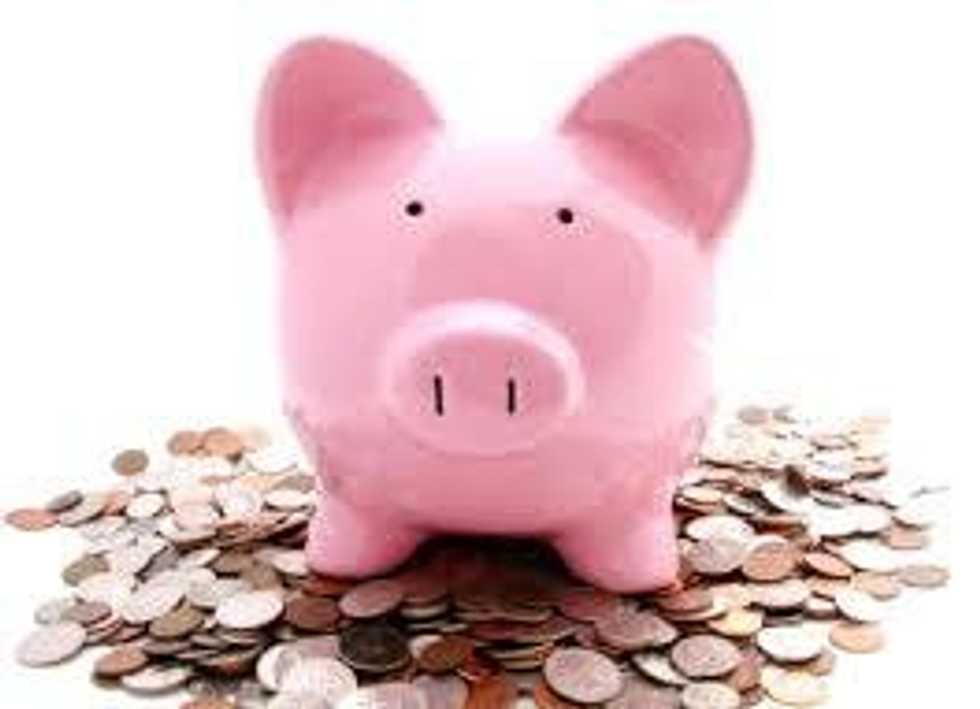 10 Ways to Save Money In College