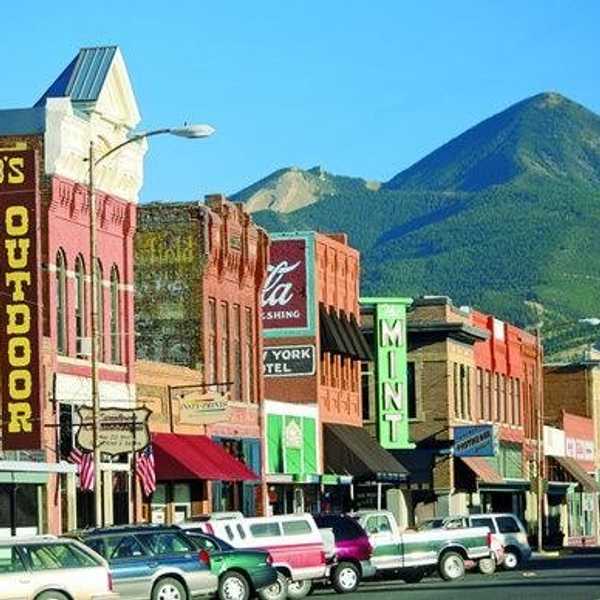 28 Things to Love About Small Towns