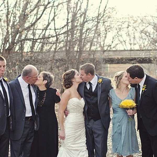 20 Signs Your Sibling Is Significantly Older Than You