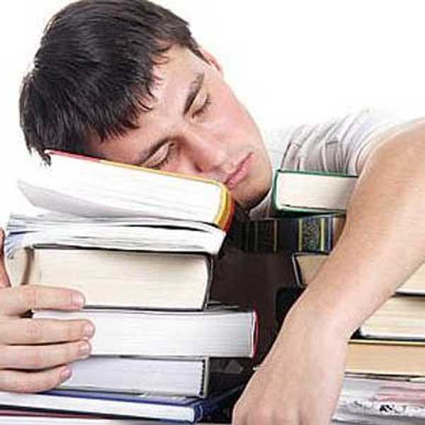 The Crazy, Screwed up Sleep Cycle of College Students