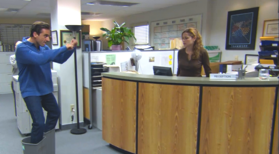 29 Thoughts You Inevitably Have While Working As A Receptionist