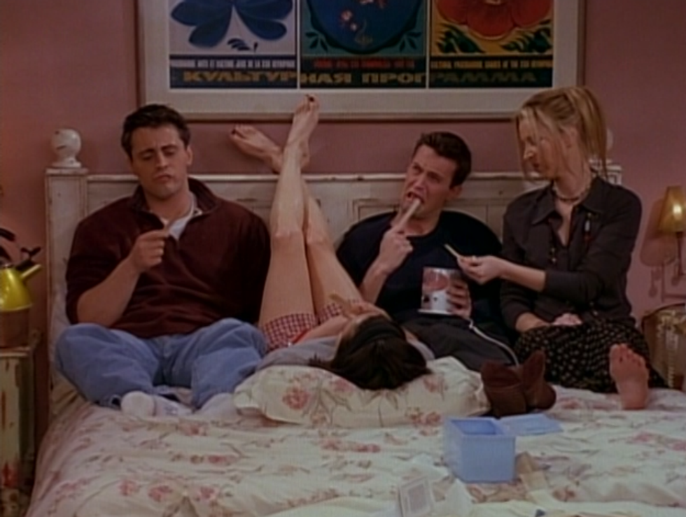 16 Struggles Of A College Student As Told By 'Friends'