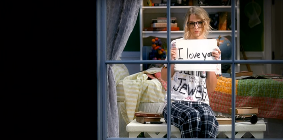 A Response To The Girls Writing “Why You Should Date A Girl Who [Insert Oddly Specific Verb/Noun Here]” Articles