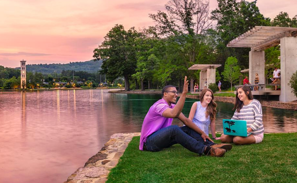 13 Signs You're Officially Back At Furman