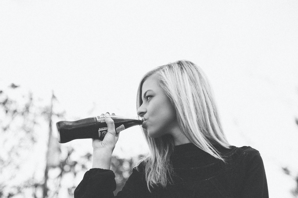 10 Reasons To Date A Girl Who Loves Beer