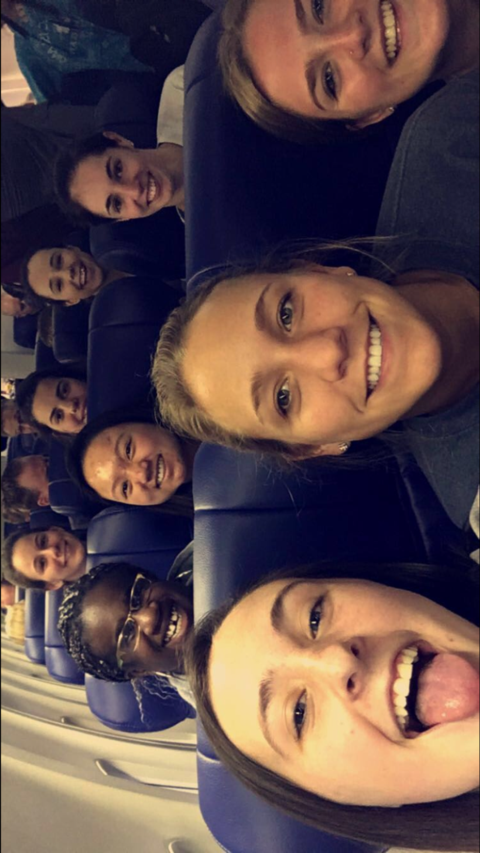 10 Ways To Stay Entertained At The Airport