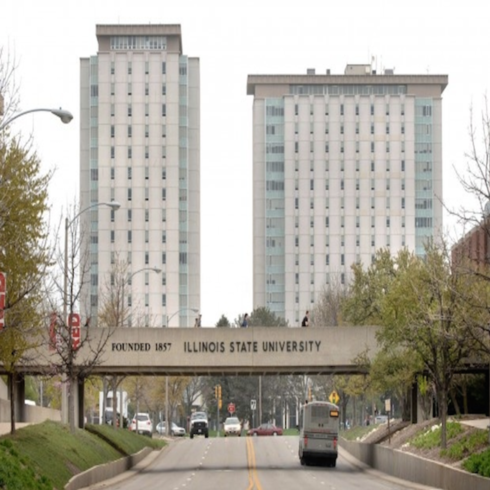 14 Ways You Know You Lived In Manchester Hall At Illinois State