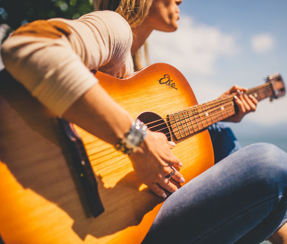 10 Things You Know To Be True If You Have A Complicated Relationship With Country Music