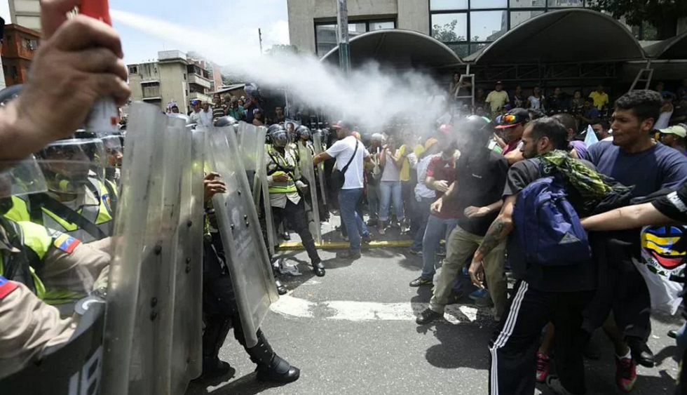 Protests Against President Maduro Intensify: Why The Opposition Is Pushing For A 2016 Presidential Recall Referendum