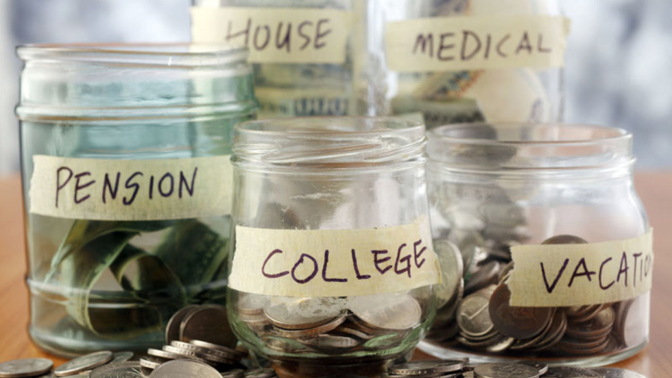 13 Tips To Save Money As A Broke College Student