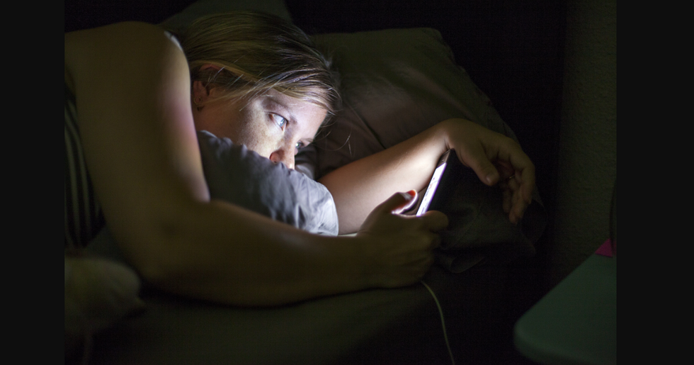 10 Things You Could Have Done In The Time Spent On Your Phone Before Bed