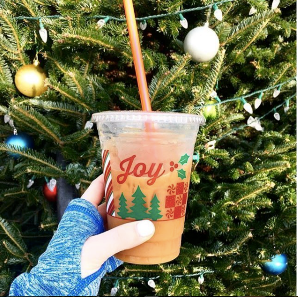 Sorry, But Dunkin' Donuts Will Forever Dunk On Starbucks