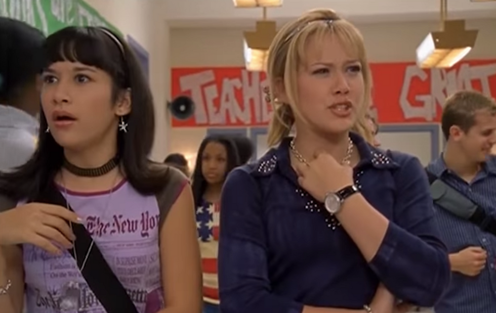 9 Stages Every Girl Goes Through When Choosing An Outfit For The Night, As Told By Lizzie McGuire