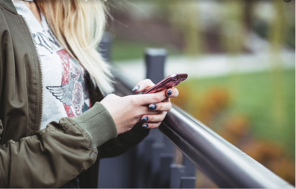 Why You Should Take Breaks From Social Media