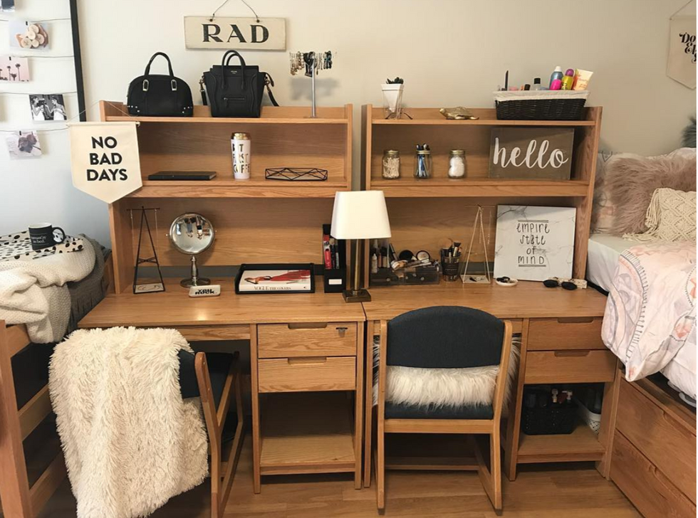 10 Not-So-Obvious Things That You Need On Your College Packing List