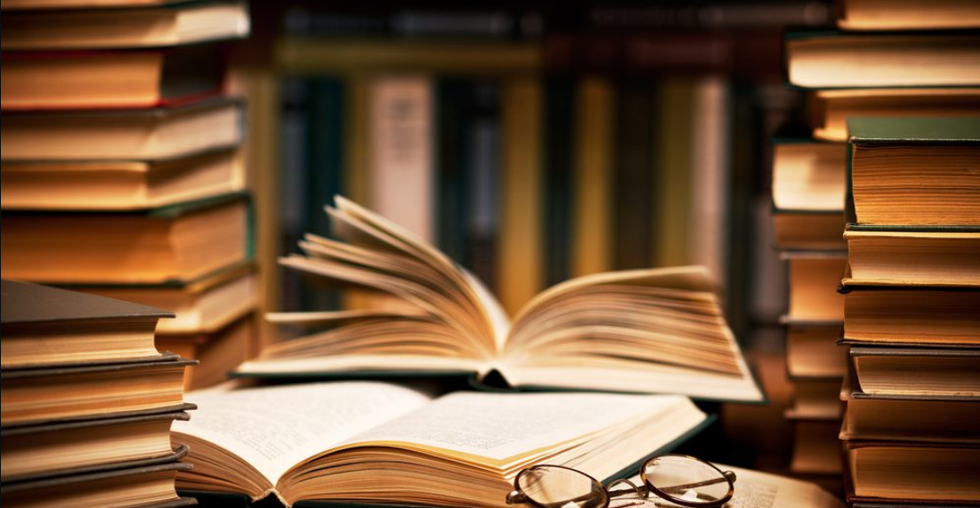 10 Signs That You're A Literature Nerd