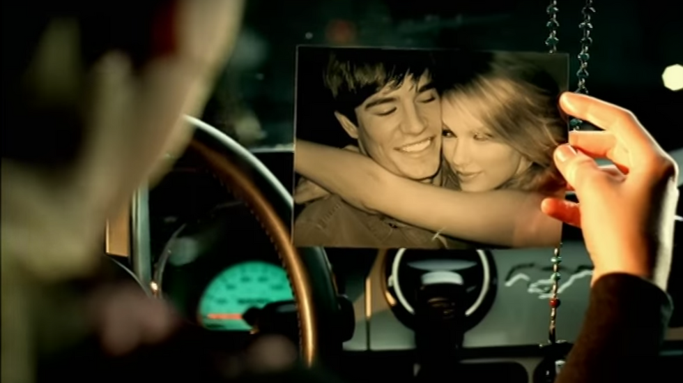 14 Songs From The 2000s That Made Me Hate The Ex-Boyfriend I Never Had