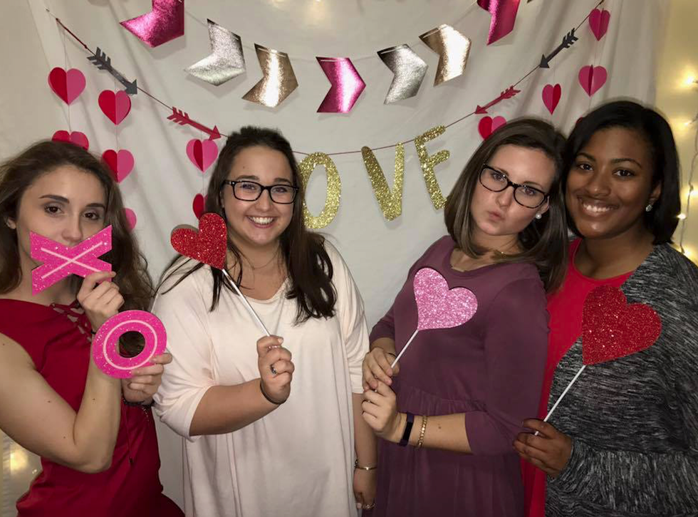 8 V-Day Treats You Can Make That Won’t Completely Screw Up Your 2018 Health Goals