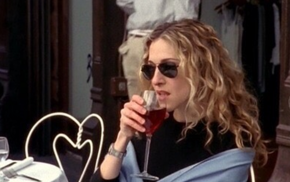 6 Times Carrie Bradshaw Explained EXACTLY How Single Girls Feel On Valentine's Day