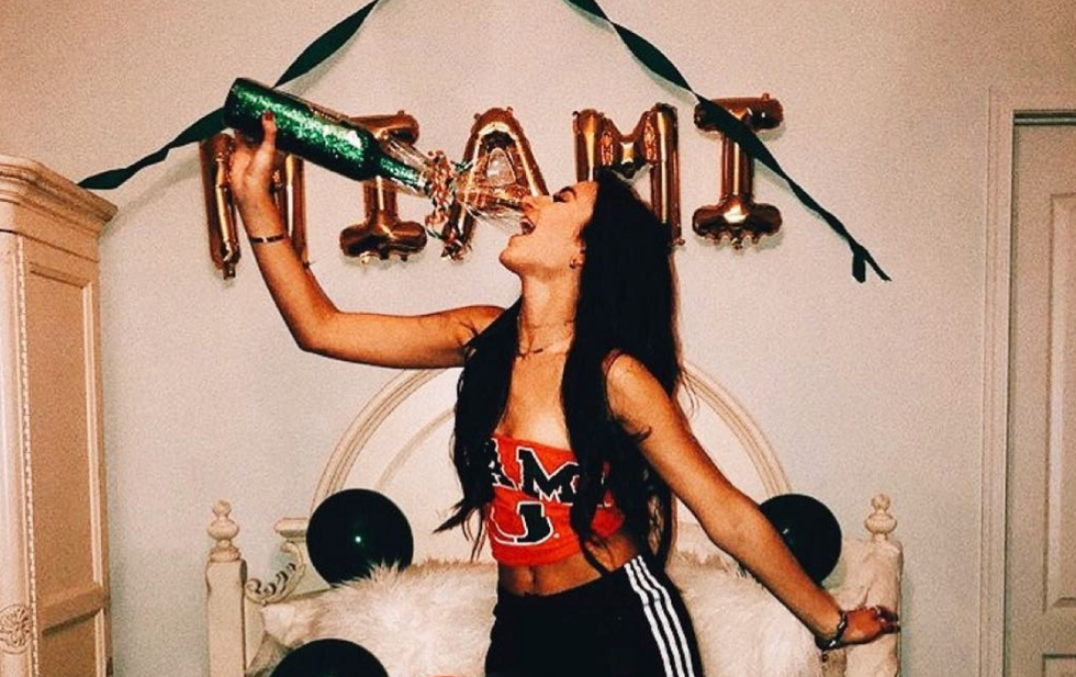 13 Slightly-Blurry Moments Everyone Experiences At Their First College Party